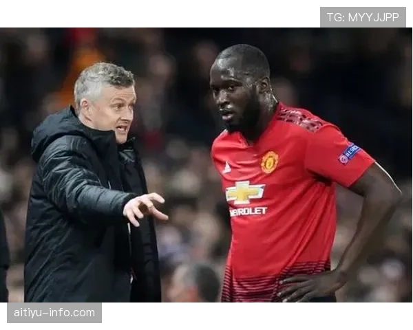 卢卡库与哈兰德禁区持球转移中的反击倾向分析