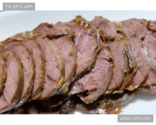 庞伟训练完顺手拎走三斤牛肉，这自律餐看着比我的外卖还香？